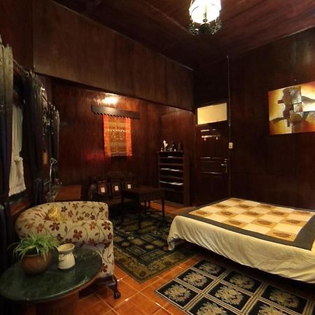 Badjoeri Ethnic Wooden Homestay Bandung Chambre photo