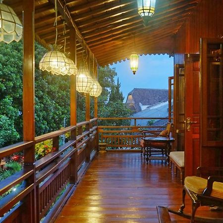 Badjoeri Ethnic Wooden Homestay Bandung Extérieur photo