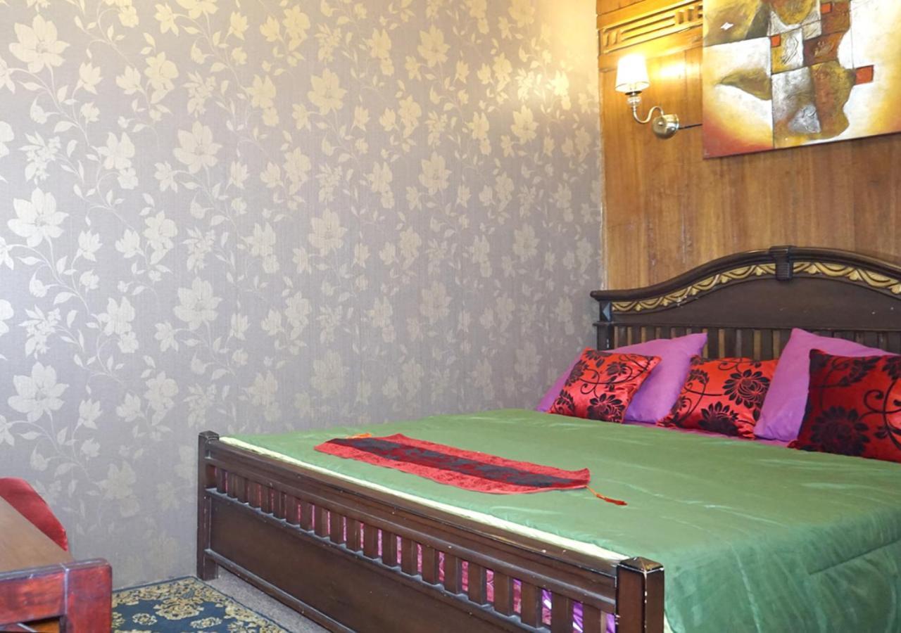 Badjoeri Ethnic Wooden Homestay Bandung Extérieur photo