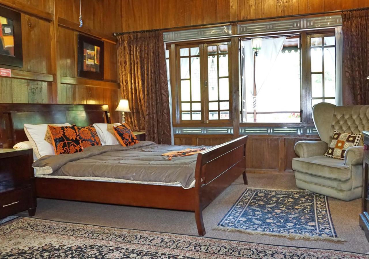 Badjoeri Ethnic Wooden Homestay Bandung Extérieur photo