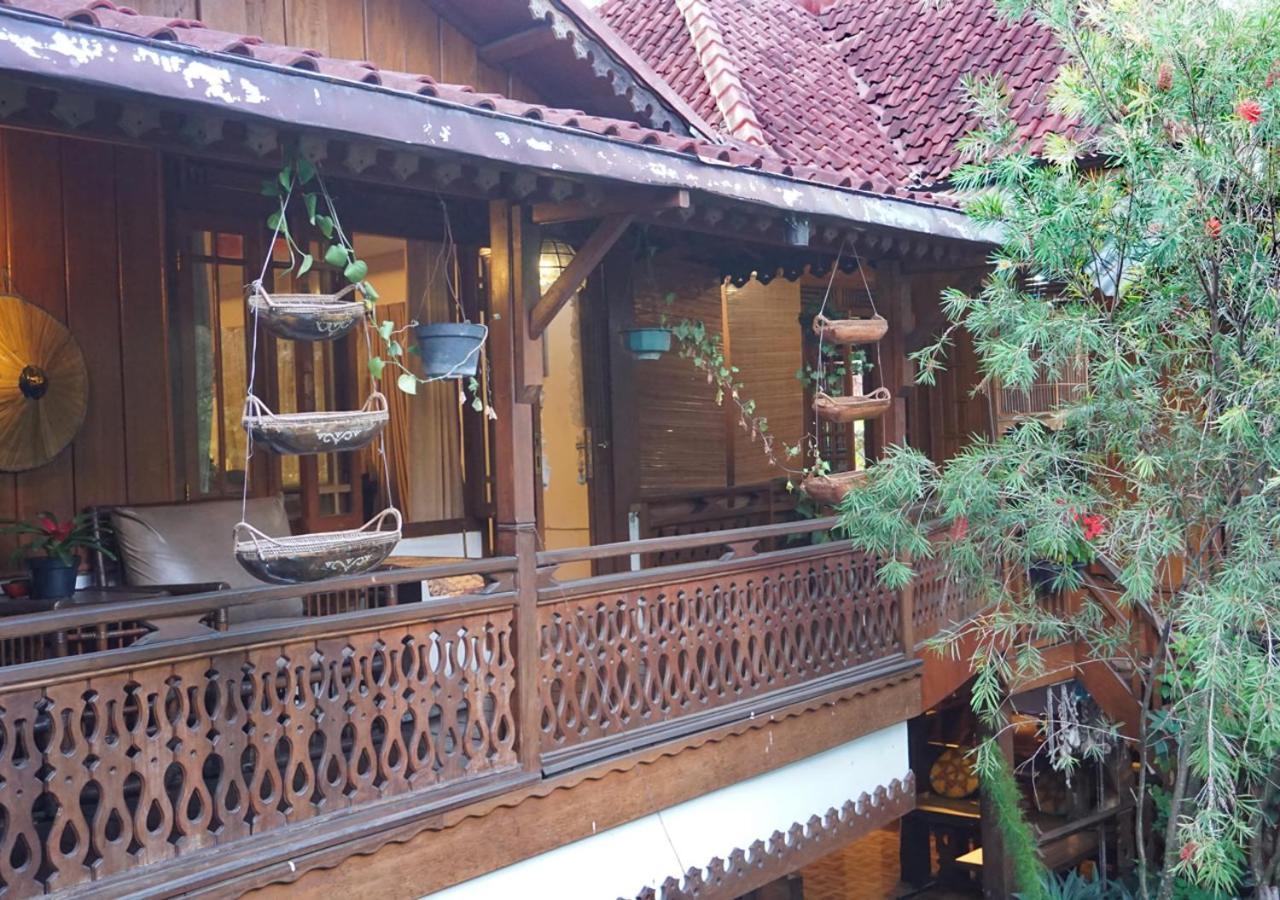 Badjoeri Ethnic Wooden Homestay Bandung Extérieur photo