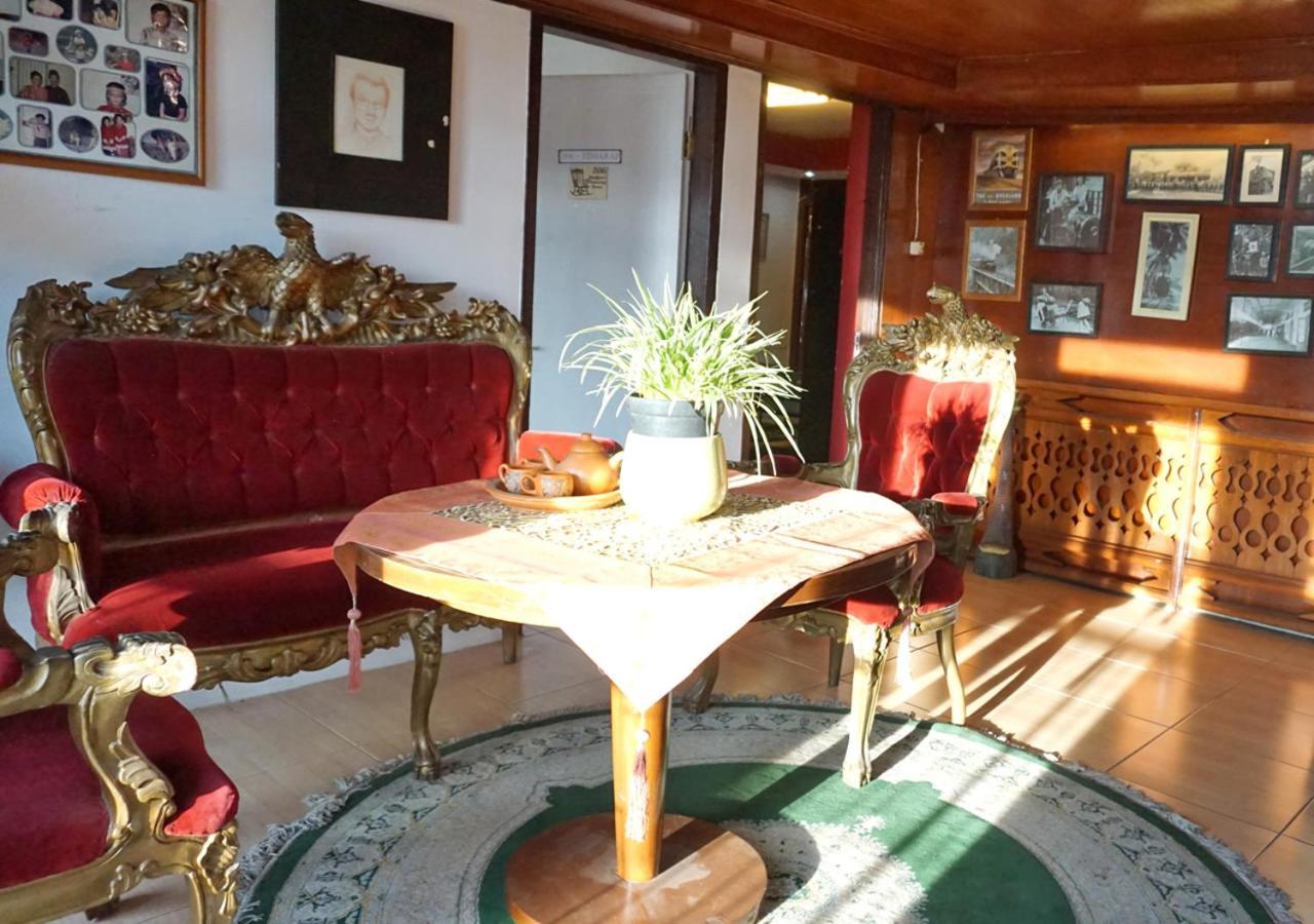 Badjoeri Ethnic Wooden Homestay Bandung Extérieur photo