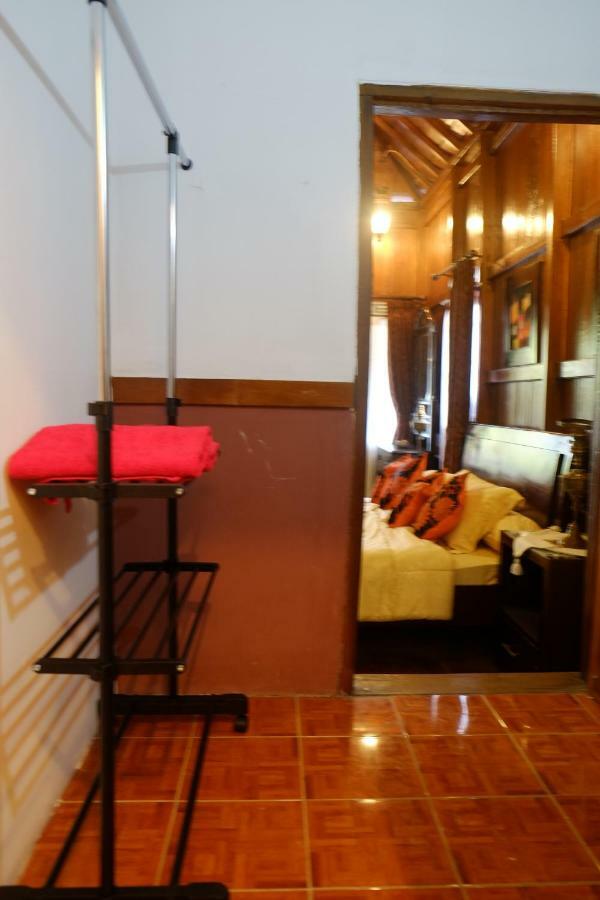 Badjoeri Ethnic Wooden Homestay Bandung Extérieur photo