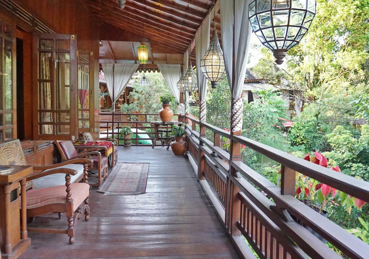 Badjoeri Ethnic Wooden Homestay Bandung Extérieur photo