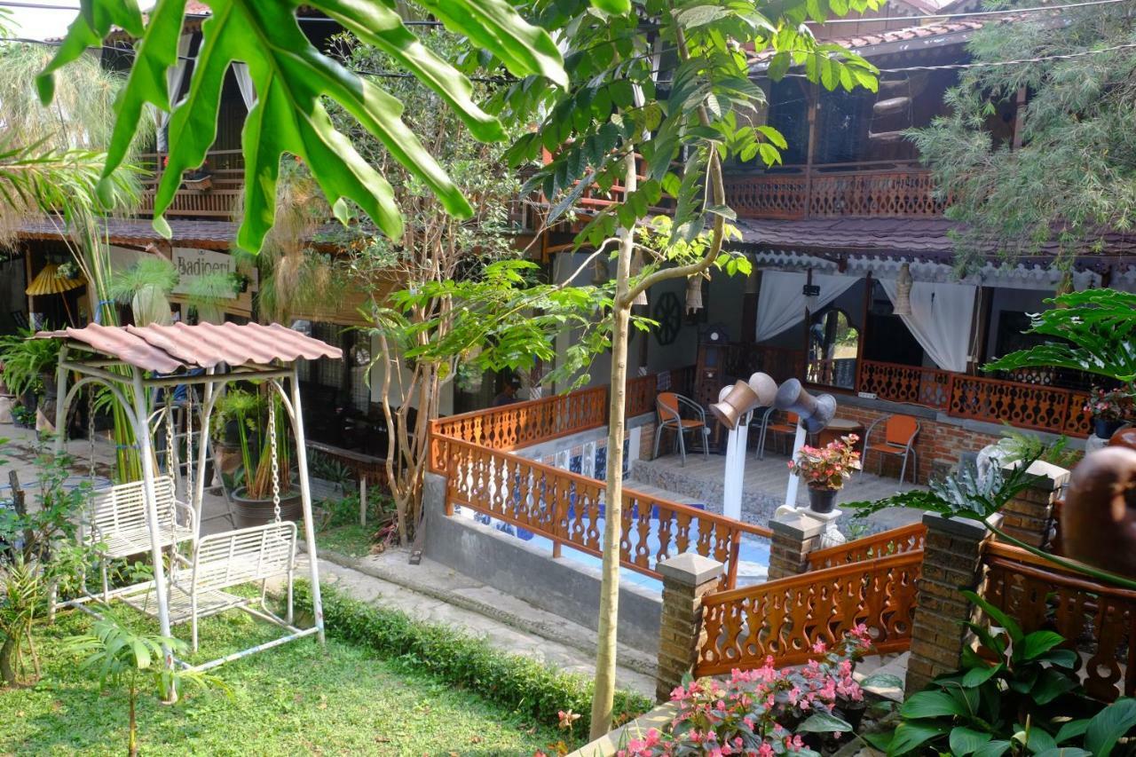 Badjoeri Ethnic Wooden Homestay Bandung Extérieur photo