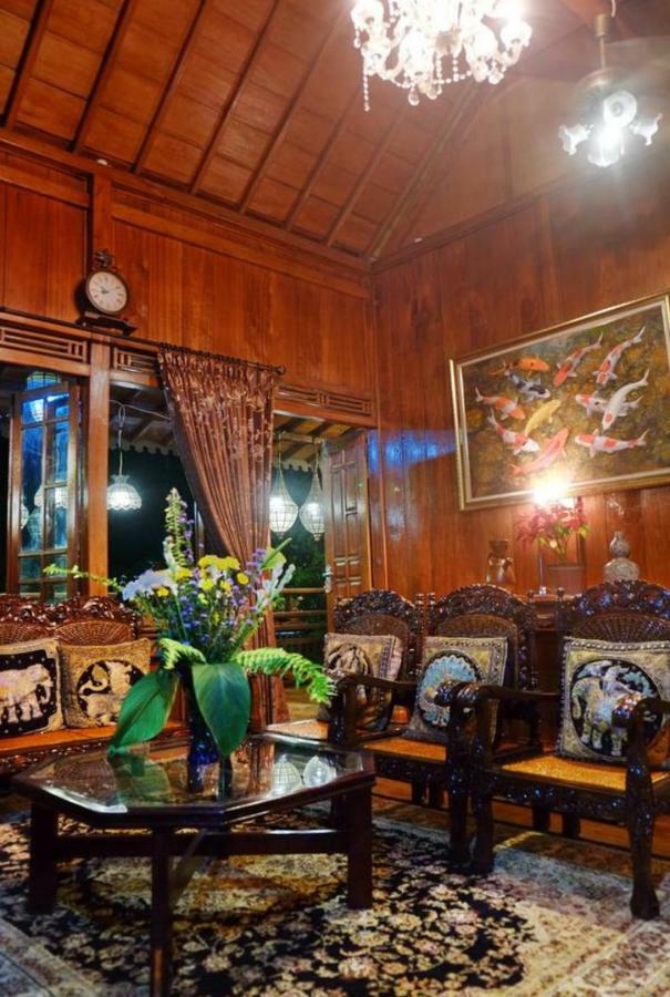 Badjoeri Ethnic Wooden Homestay Bandung Extérieur photo