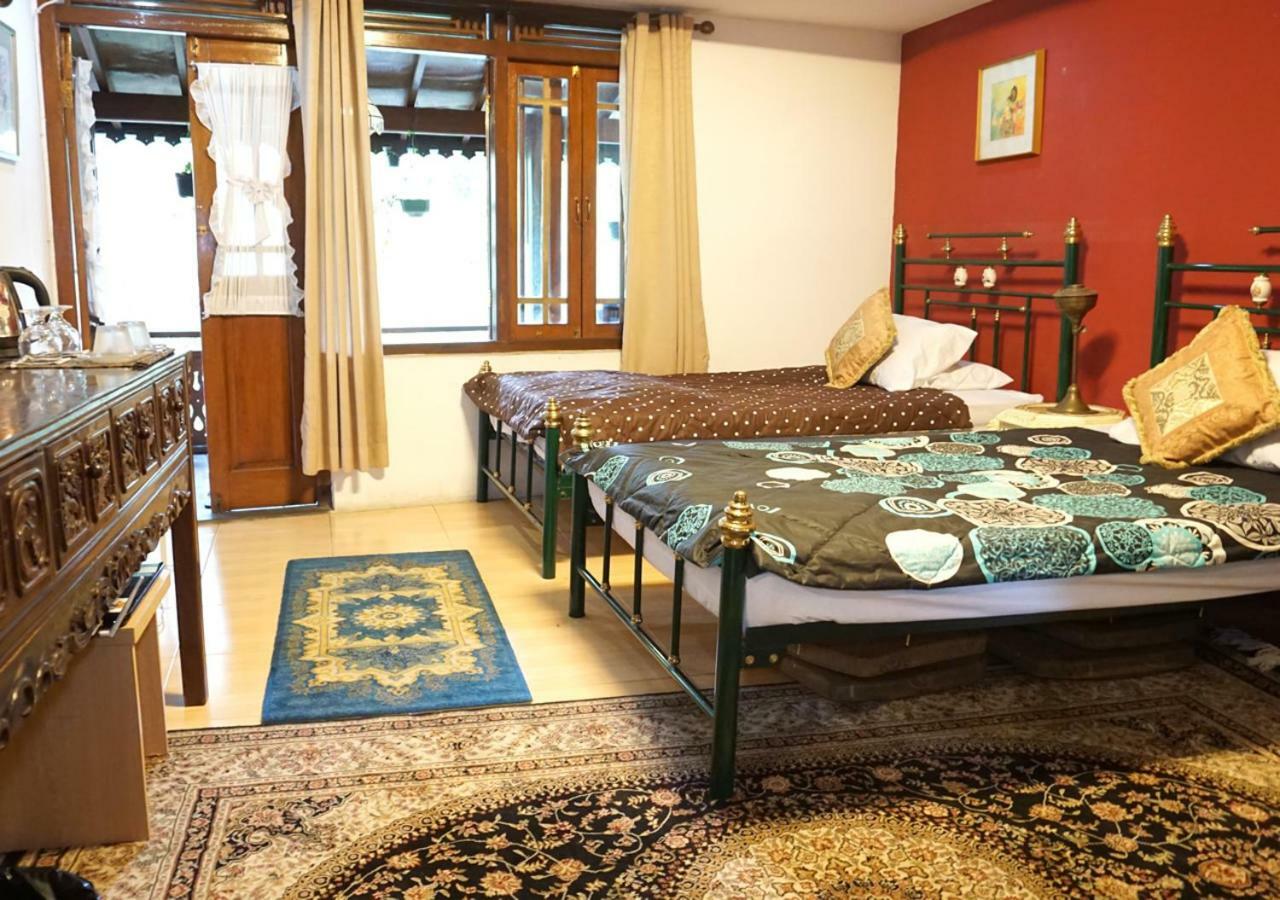 Badjoeri Ethnic Wooden Homestay Bandung Extérieur photo